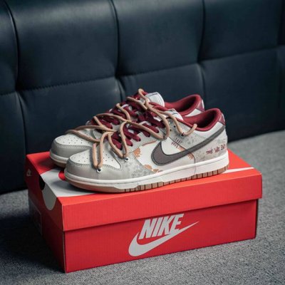 核心私 Nike Dunk 全套原楦原模倾力打造完美版型 独家原厂航空铝磨具打磨大底 鞋头坡度极致还原 无解鞋型 原盒原配 圈内天花板工艺 原厂冲刀 超高清洁度