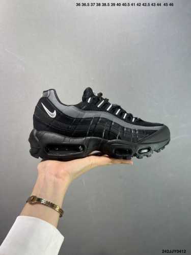 真标耐克Nike Air Max 95 Tt气垫复古慢跑百搭鞋休闲运动鞋 货号:Fb2709-010 尺码:36 36.5 37.5 38 38.5 39 40