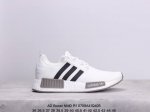公司级ad Boost Nmd R1 经典跑鞋系列全新配色 弹力针织鞋面 原装高弹boost颗粒大底 缓震性能卓越 体质轻盈且抗冲击 整双鞋子的透气性和舒适度完