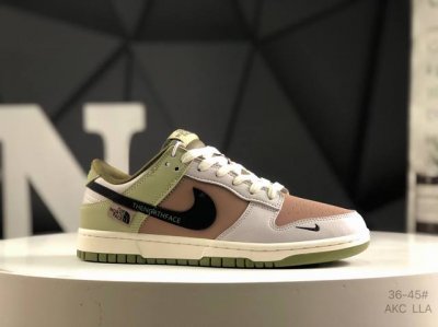 海外爆款限量发售！高端定制 耐克 Nike Sb Dunk Low 北面联名--- 橄榄绿黑钩 高端定制 低帮休闲板鞋 定制鞋盒 大厂纯原品质出货 超高清洁度