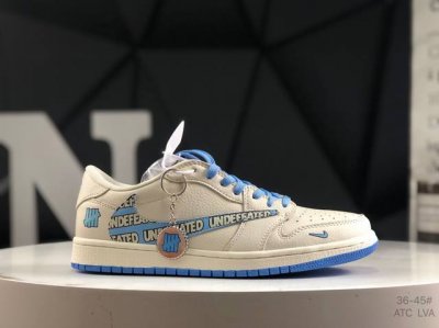 Nike此款主张打破传统的工业化流水线设计限Made By Ideas的超级创意为理念，集结众多潮流设计师，结合时下最Ing潮流风尚，为潮流爱好者打造彰品自我的