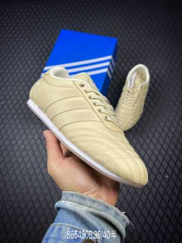 B 阿迪达斯 Adidas Originals Taekwondo W运动舒适防滑耐磨包裹性 低帮训练鞋 货号 Jr7450 尺码：36-40半码 编码：865