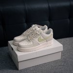 核心私 Air Force 1 原装级别 原楦头原纸板 打造纯正空军版型专注外贸渠道 全掌内置蜂窝气垫 原盒配件 原厂中底钢印、拉帮完美 货号：Ib3881 0