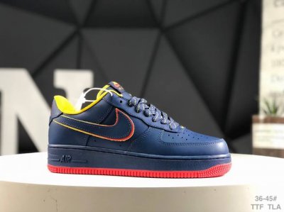 160 耐克Nike Air Force 1 Low 空军一号低帮百搭休闲运动板鞋。柔软、弹性十足的缓震性能和出色的中底设计，横跨复古与现代的外型结合，造就出风