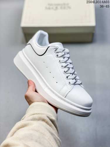 真标意大利高奢品牌Alexander Mcqueen亚历山大 麦昆 Sole Leather Sneakers低帮时装厚底休闲运动小白鞋 货号:553770 W