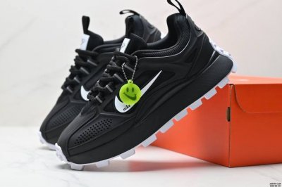 公司级Nike Reactx Pegasus Trail 2026 越野跑步鞋 兼顾迅疾外观和稳固脚感 后跟覆面和中足动态支撑巧妙融合 缔造稳定顺畅的迈步体验
