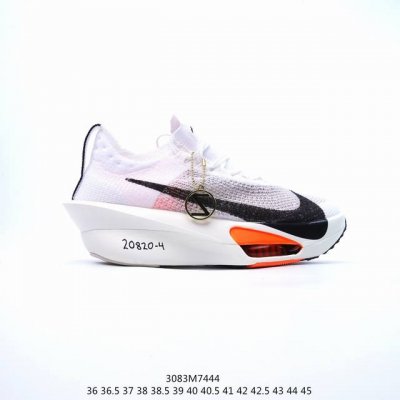 公司级新品发布 Nike Air Zoom Alphafly Next%3 整体采用前作的设计语言，并且对后者的细节进行升级，马拉松和长距离路跑的性能极限设计而