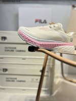 Fila Fusion 斐乐 潮牌低帮运动休闲鞋 Filafusion主要以时尚运动文化 跨界联名为主 结合当下广受欢迎的滑板街篮 棒球、骑行等时尚运动 运用拼