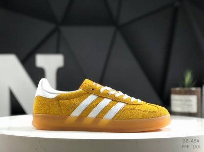真标带半码阿迪达斯Adidas Originals Gazelle Indoor 德训系列 三叶草复古休闲运动板鞋 鞋面采用反绒革组合环保纤维革材质，外置Rb橡