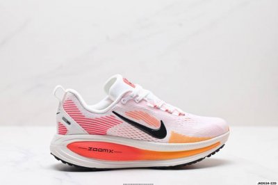 公司级Nike Vomero 18 耐克 舒适减震防滑 低帮跑步鞋 全掌Reactx泡绵中底 前掌和后跟还配备了Air Zoom气垫单元 据说跑起来更快更舒适哦