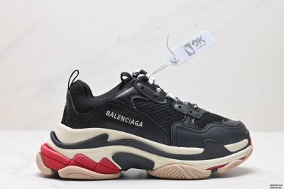 公司级balenciaga巴黎世家 Triple S 涤纶织物皮革 减震防滑耐磨 低帮 老爹鞋 正确字体粗细 位置 大小 正确侧边tpu边扣 气孔 正确大底tp
