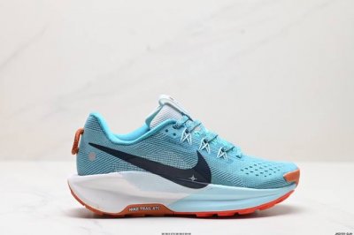 公司级nike Reactx Pegasus Trail 5 Next Nature 越野跑步鞋 登月兼顾迅疾外观和稳固脚感 后跟覆面和中足动态支撑巧妙融合 缔