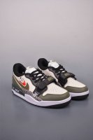 Air Jordan Legacy 312 嘟嘴熊猫 星之禾 特殊手绘 官方原版盒中盒 独家首发 有着交错结合的设计，它的名字就展现出它所包含的鞋款元素，312