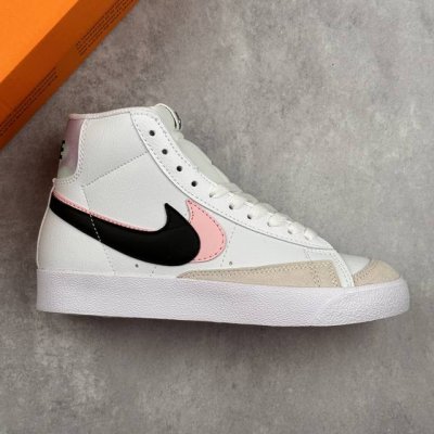 本地200 核心私 公司级Nk W Blazer Low '77 Vntg 开拓者系列经典开拓者百搭时尚休闲运动高帮板鞋 nike Blazer通过配色和材质的