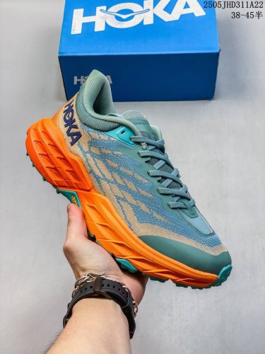 公司级 Hoka One One Speedgoat5 飞速羚羊5 飞速羚羊系列的第五代越野跑鞋男士运动鞋 从众多用户反馈上来看 飞速羚羊 Speedgoat
