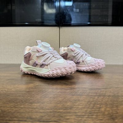 NK登山鞋27-37 春秋时节 是孩子们享受户外活动的最佳时刻 给宝贝们选择一双防滑又透气的旋钮扣户外登上鞋吧。