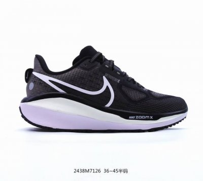 耐克nk Air Zoom Vomero 17 轻量跑鞋夏季网面徒步运动缓震跑步鞋全新配色内置双zoom气垫 Vomero是耐克旗下的运动鞋系列，Vomero是