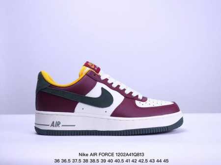 公司级耐克nike Air Force 7 空军一号低帮百搭休闲运动板鞋。柔软、弹性十足的缓震性能和出色的中底设计，横跨复古与现代的外型结合，造就出风靡全球三十 - 点击图像关闭