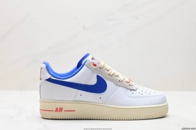 公司级耐克nike Air Force 1 Low空军一号低帮百搭休闲运动板鞋。柔软、弹性十足的缓震性能和出色的中底设计，横跨复古与现代的外型结合，造就出风靡全