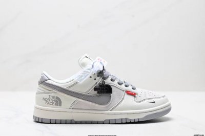 公司级耐克Nike Dunk Low 扣篮系列 复古低帮休闲运动滑板板鞋 采用脚感柔软舒适Zoomair气垫 有效吸收滑板等极限运动在落地时带来的冲击力 为街头