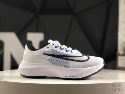 160 真标带半码耐克 Nk Zoom Fly 5 耐克超弹轻盈跑步鞋 鞋款搭载 Flyknit 材料 打造出众弹性 易于穿脱。采用React技术 轻盈耐穿泡绵