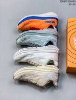 Hoka One One M Clifton 9 机能缓震跑鞋 美国新兴跑鞋品牌，鞋面部分采用工程网眼面料，可以确保必要的透气性能。 货号：1127895 尺码