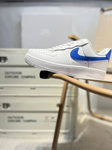 耐克 Nike Air Force 1 '07空军一号 百搭休闲运动板鞋 柔软 弹性十足的缓震性能和出色的中底设计 横跨复古与现代的外型结合 造就出风靡全球三十