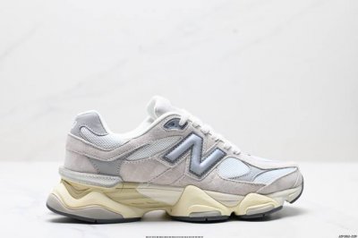 公司级New Balance 公司级版本 Nb9060 联名款 复古休闲运动慢跑鞋 鞋款灵感源自设计师本人对夏日的怀日回忆。鞋面大身由空间双格及磨砂鞋面拼接而生