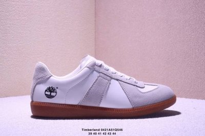价格p： 简介：Timberland 添柏岚 天伯伦 低帮户外休闲鞋 历年超级热销款 英伦复古工装低帮男鞋 尺码：39 40 41 42 43 44 Xm042