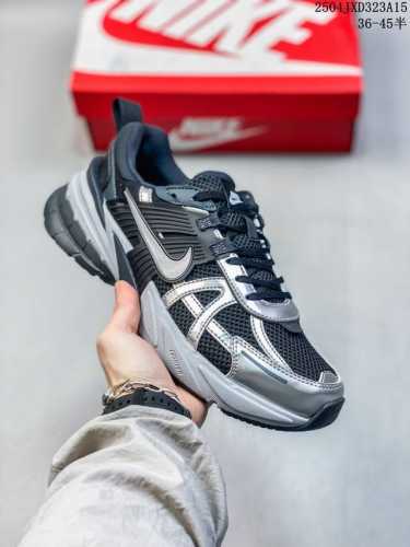 真标带半码 Nike V2K Run 舒适耐磨 低帮跑步鞋 女款 黑色 尺码：见图 编码：04Jxd323A15