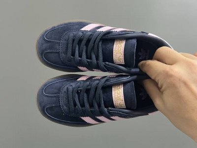 a家新款Handball Spezial儿童手球鞋休闲鞋 Size：24-37码 超百搭的新款德训 优质猪八革面料，质感满分 橡胶耐磨防滑大底，脚感超赞 额外附