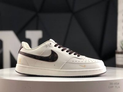 160 nike Court Vision 低帮百搭 透气休闲运动板鞋 兼顾舒适脚感和出众风范 演绎匠心之作 结构性的支撑贴合感结合复古篮球设计 电绣工艺 皮料