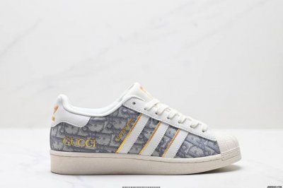 真标Adidas Originals Superstar 阿迪达斯 三叶草 贝壳头 Diy 系列低帮经典百搭休闲运动板鞋 货号:Hs3074 尺码:36 36.