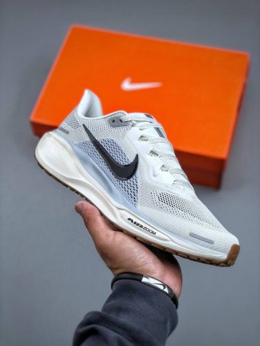 Nike Air Zoom pegasus 41 耐克网面透气轻便耐磨跑鞋 Fd2722-113 #鞋面采用网布 织物 橡塑材料等多种材料拼接 出色支撑效果 缔