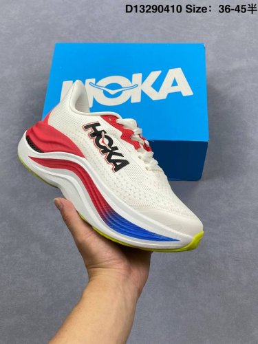 公司级Hoka Skyward X厚底增高运动老爹鞋 助力跑者轻松开跑。Hoka推出了一款定位于顶级缓震的现象级跑鞋 Skyward X，不出所料，在Skywa