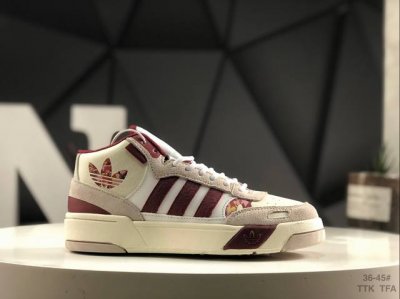 200 公司级带半码阿迪 Adidas Originals Post Up中邦"幻舞" 这款Adidas经典款，延续篮球场基因，同时融入摩登气质，含锯齿状三条纹