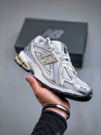 M版 New Balance 新百伦 复古休闲跑步鞋 M1906Ri 真正原厂数据开发 市售最高品质 原厂网纱 正确卡色皮料冲裁组合 匠心打造 鞋面鞋底工艺极其 - 点击图像关闭