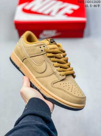 真标带半码耐克nike Sb Zoom Dunk Low 板鞋 系列经典百搭休闲运动板鞋 鞋舌的填充，使舒适性大大提升，同时也更方便穿脱中底部分则加入了脚感柔软 - 点击图像关闭