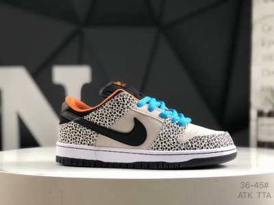 耐克 Nk Dunk Low 低帮休闲板鞋 Fz1233 002 #鞋款采用简洁外观 结合优质材料与柔软衬垫 舒适耐穿 配色由煤黑 橡皮浅褐和淡象牙白搭配 统一