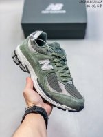 公司级真标带半码 新百伦Nb 2 Balance 2系列Ml 2R 那个老朋友回来了 十年前的经典设计 现在再次复刻于2010年推出 10年后新版被称为 2R