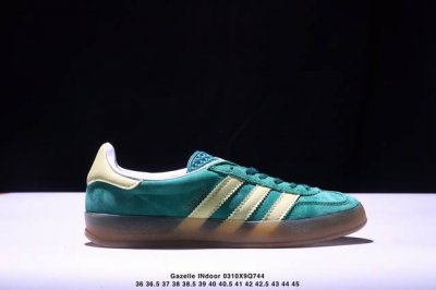 120 Ad Originals Gazelle Indoor End 三叶草休闲防滑耐磨低帮板鞋鞋头出色设计 塑就出众贴合感稳固的后跟贴合足部曲线设计软弹舒适