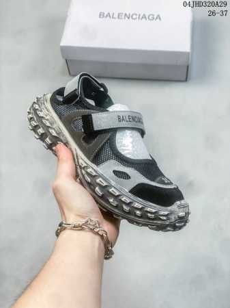 巴黎世家轻奢复古凉鞋 Balenciaga 榴莲底凉鞋 Balenciaga 24年新款榴莲底最新最火爆的网红款儿童包头魔术贴凉鞋网鞋 巴黎世家欧洲站复古款轮胎 - 点击图像关闭