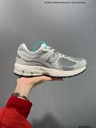 新百伦 Nb New Balance Ml2002系列复古老爹风休闲运动慢跑鞋 采用猪巴革拼接透气网眼织物鞋面#T-Beam大底提供足步弓支撑，保持步态稳定#后