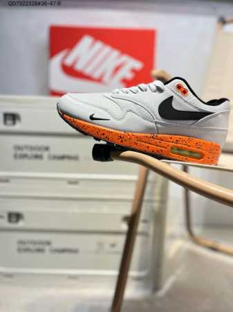 230 Nk Air Max 1 初代复古气垫慢跑鞋 由Tinker Hatfeld和Mark Parker在1987年设计 灵感来自于巴黎蓬皮杜中心 Tink - 点击图像关闭