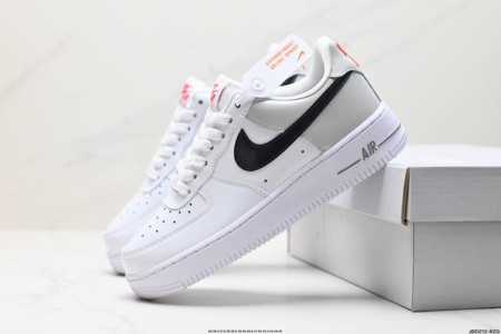 真标耐克nike Air Force 7 空军一号低帮百搭休闲运动板鞋。柔软、弹性十足的缓震性能和出色的中底设计，横跨复古与现代的外型结合，造就出风靡全球三十多 - 点击图像关闭