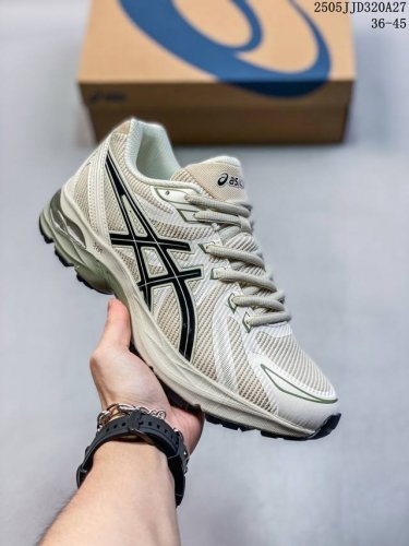 asics Gel-1130 亚瑟士新款运动跑步鞋 asics Gel-1130可以称得上是复古美学的入门代表作 它所呈现的是千禧年后期的时代变迁风格 整双鞋在