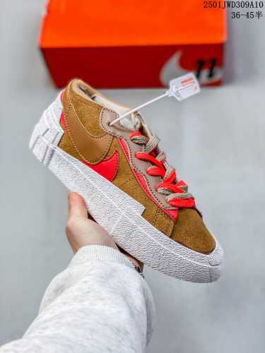 耐克 Nike Sacai X Nike Blazer Low 重磅联名开拓者 联名款 板鞋 双勾限定！以白色为主调呈现，并加入细腻皮革材质打造。经典的双钩设计