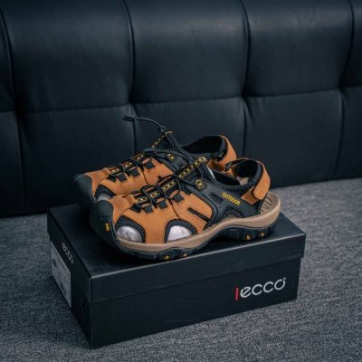 核心私 Ecco爱步包头凉鞋男款 25年新户外运动舒适沙滩鞋凉鞋 越野系列 牛皮鞋面，纹理自然，柔韧耐穿 内设有透气网布 尽享舒适体验 便捷抽绳魔术贴设计 可自