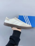 ：220 公司级Clot Gazelle By Ec 新款平底德训鞋男女款时尚百搭休闲运动板鞋 鞋侧同样是玻璃珠手工刺绣 以皮革 麂皮打造的「Clot X Ga