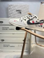 350 Nk Dunk Low Cdg联名 三方联名 Sb低帮休闲板鞋 #美国著名户外品牌与日本东京设计师川久保玲Cdg联合打造街头滑板鞋，有北面雪山简约的风格